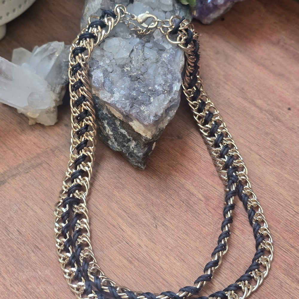 Elegant Gold and Black Chain Necklace